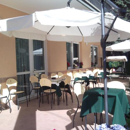Hotel Trinidad Rimini Exterior photo