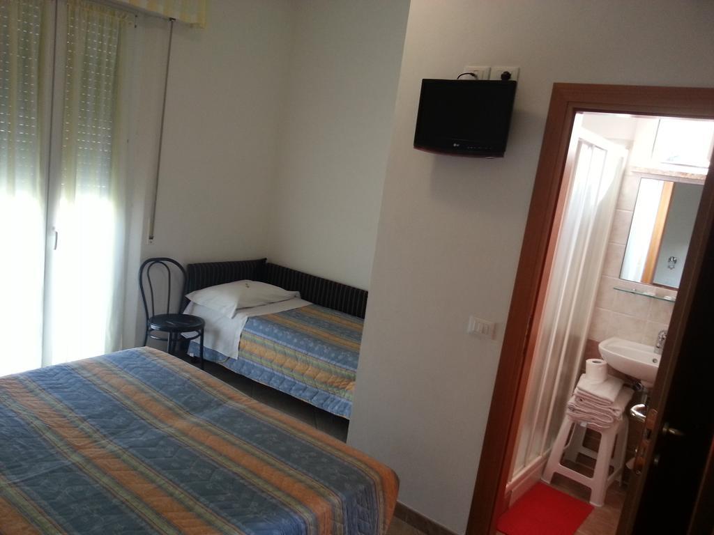 Hotel Trinidad Rimini Exterior photo