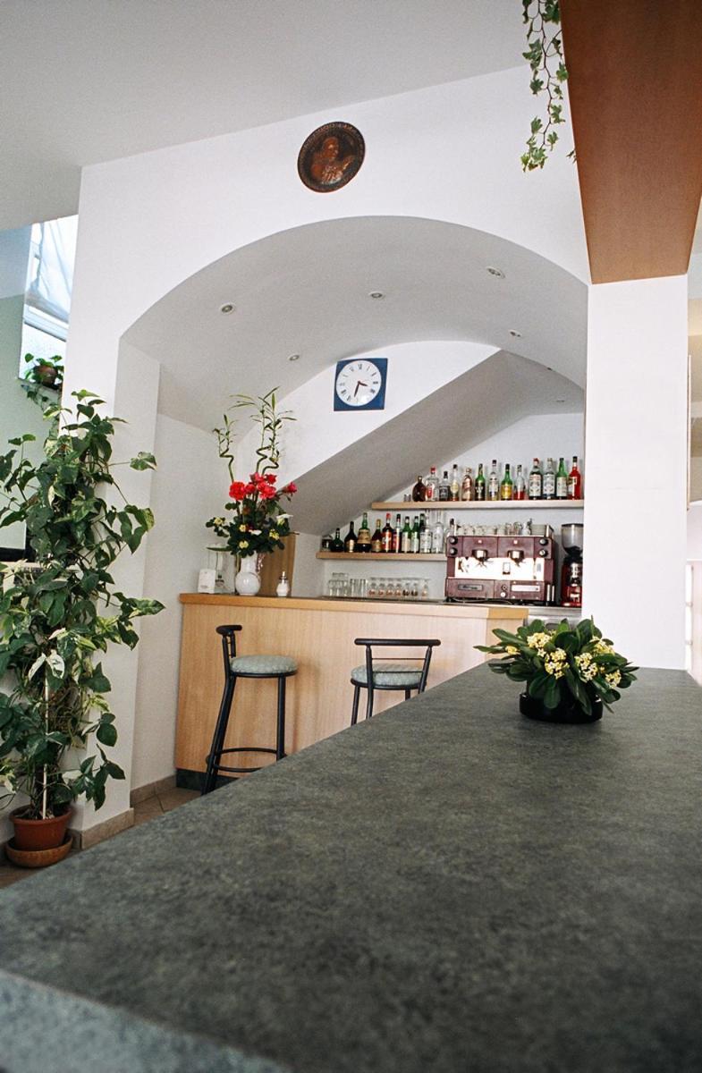 Hotel Trinidad Rimini Exterior photo