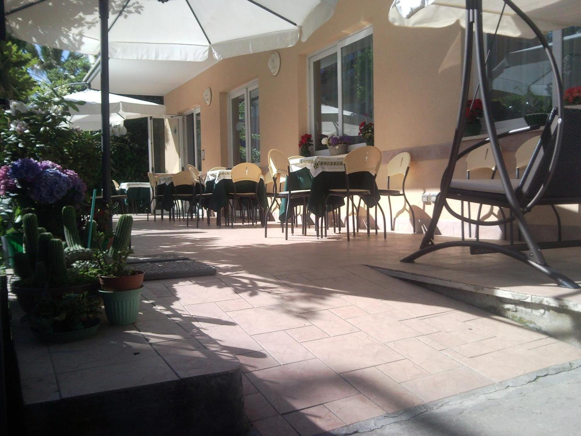 Hotel Trinidad Rimini Exterior photo