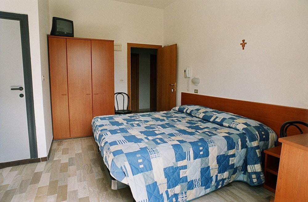 Hotel Trinidad Rimini Exterior photo