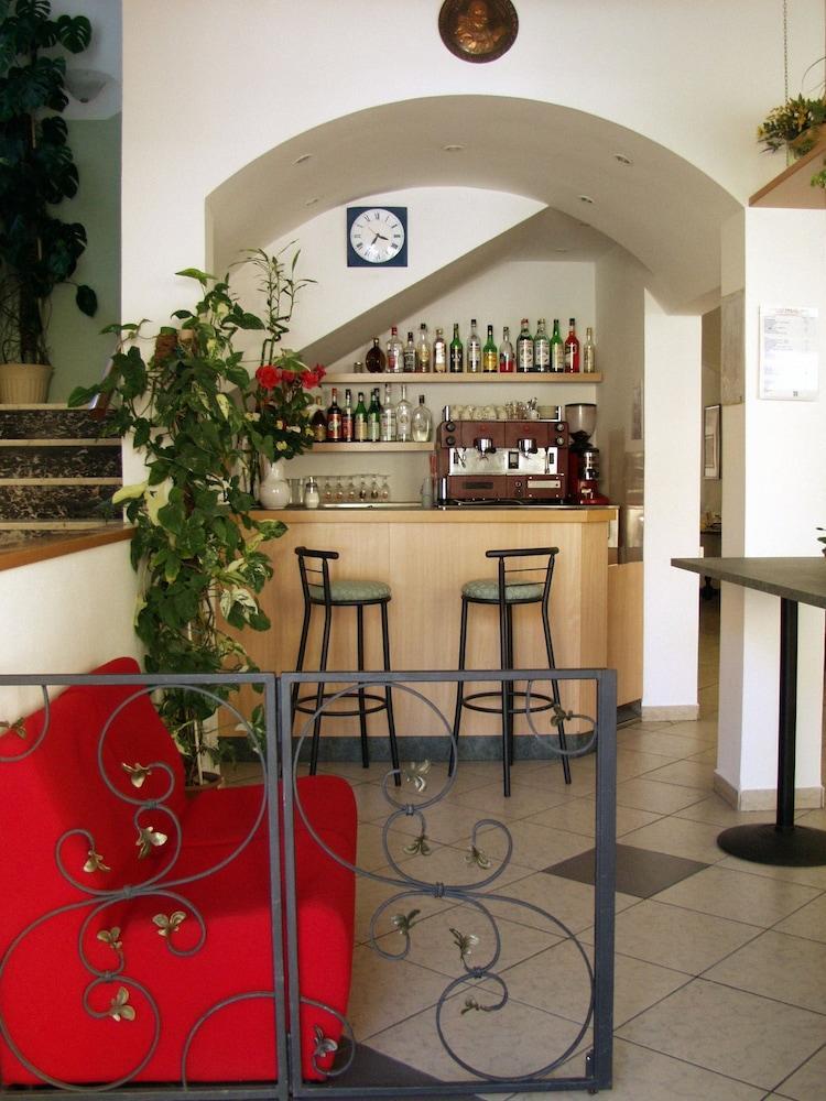 Hotel Trinidad Rimini Exterior photo