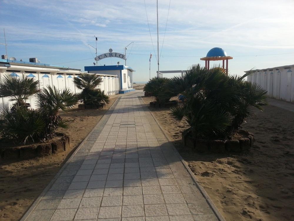 Hotel Trinidad Rimini Exterior photo
