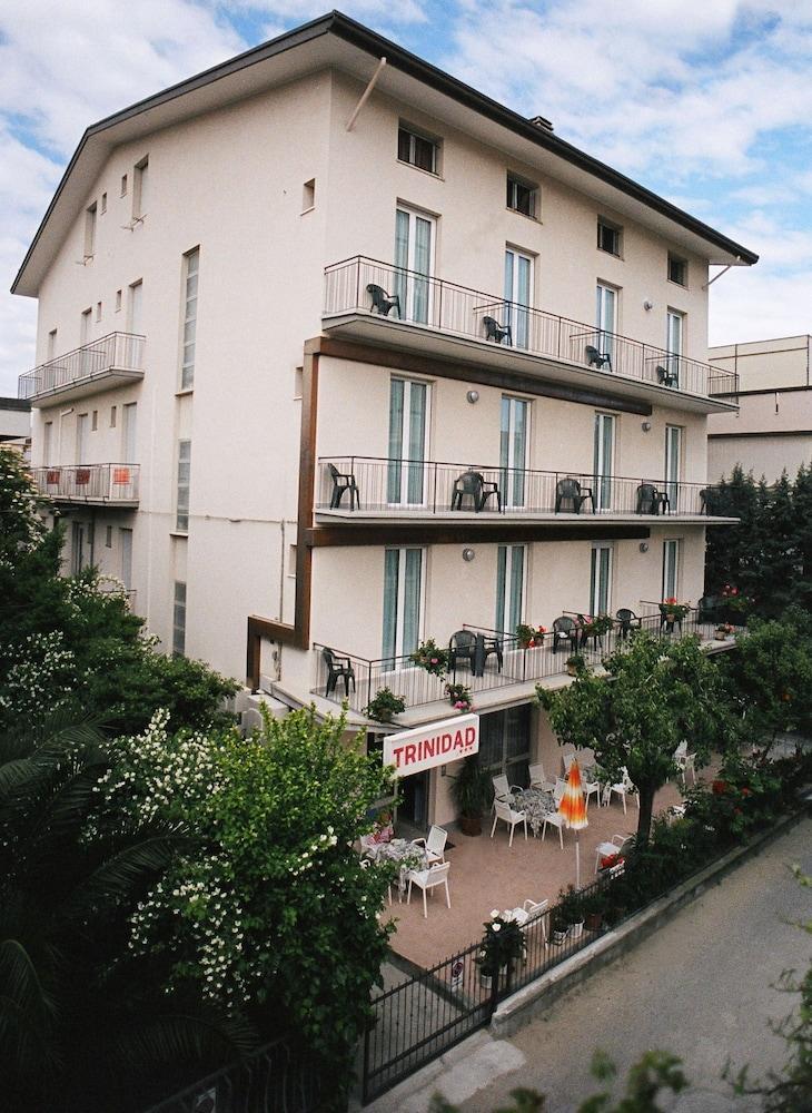 Hotel Trinidad Rimini Exterior photo